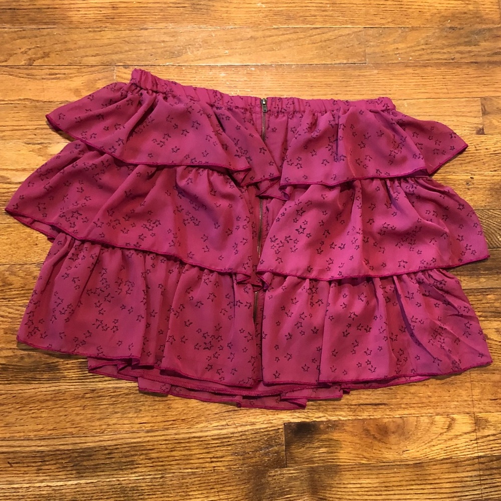 Red Tier Skirt with Zipper Closure, sz XL